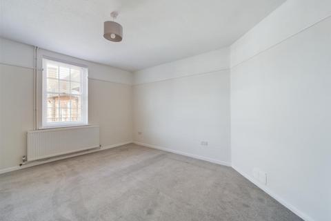 2 bedroom flat to rent, Queen Street, Hitchin SG4