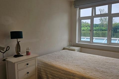 Studio to rent, Sherwood Road, London, NW4