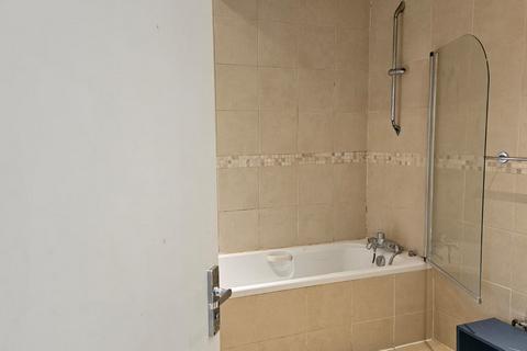 Studio to rent, Sherwood Road, London, NW4
