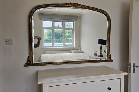 Studio to rent, Sherwood Road, London, NW4