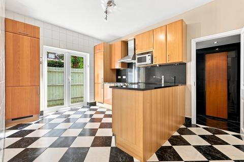 2 bedroom flat for sale, Voluntary Place, Wanstead