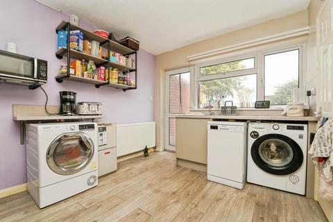 3 bedroom semi-detached house for sale, Cheyney Close, Gloucester, Gloucestershire, GL4