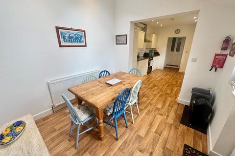 4 bedroom semi-detached house for sale, Londesborough Road, Scarborough