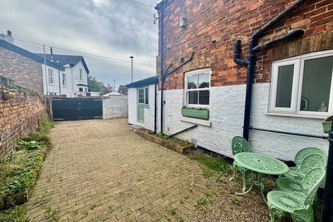 4 bedroom semi-detached house for sale, Londesborough Road, Scarborough