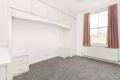 3 bedroom terraced house to rent, Heron Road, St Margarets TW1
