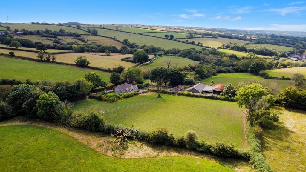 House in Whitland - View 4