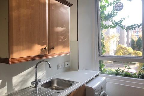 1 bedroom flat to rent, Albert Street, Edinburgh EH7