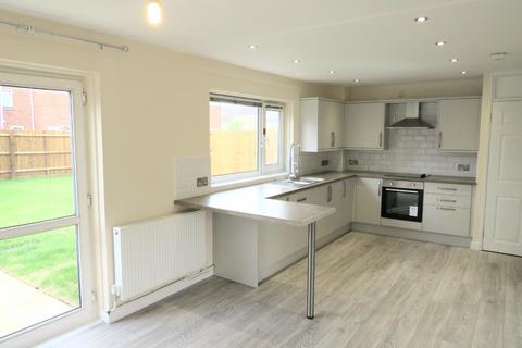 3 bedroom end of terrace house to rent, Apple Close, RAF Lakenheath, BRANDON
