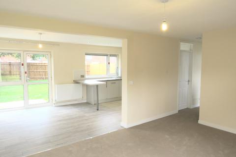 3 bedroom end of terrace house to rent, Apple Close, RAF Lakenheath, BRANDON