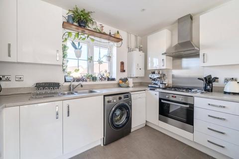 2 bedroom maisonette for sale, Hurst Avenue, Blackwater, Camberley
