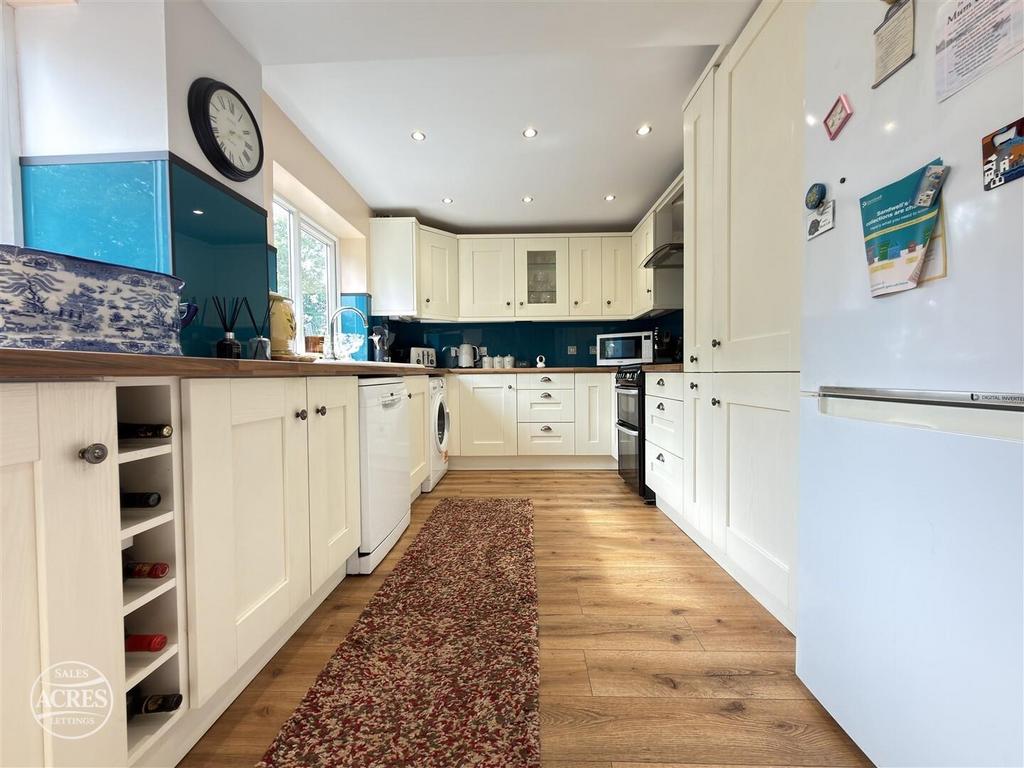 House in Sandwell, West Midlands - View 4