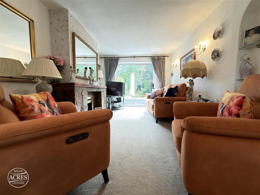 House in Sandwell, West Midlands - More