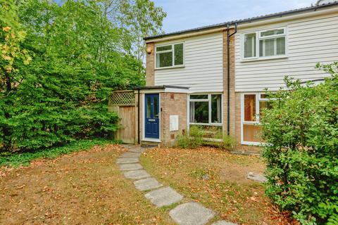 2 bedroom end of terrace house for sale, Silverstone Close, Redhill