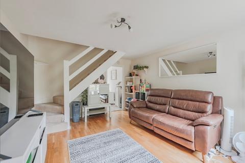 2 bedroom end of terrace house for sale, Silverstone Close, Redhill