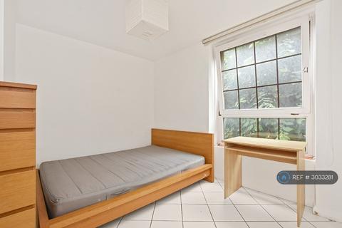 3 bedroom flat to rent, Custance House, London, N1