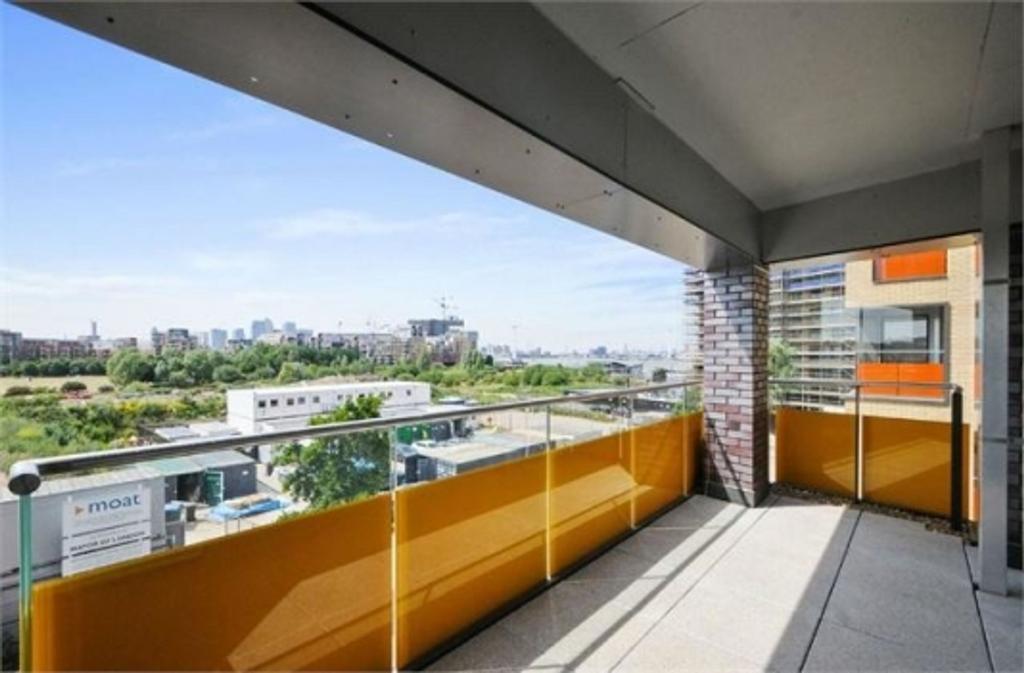 House in London - View 3