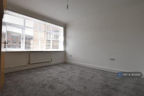 3 bedroom flat to rent, Guildford Street, Luton, LU1