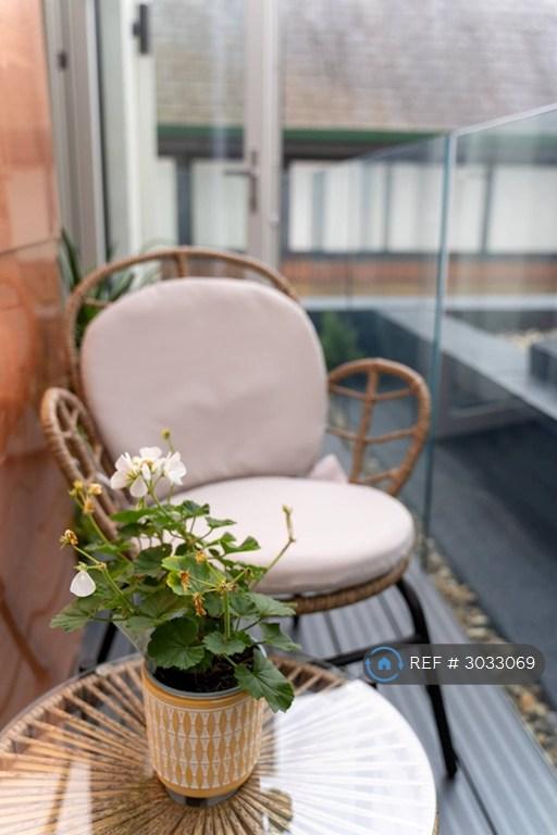Apartment in London - View 3
