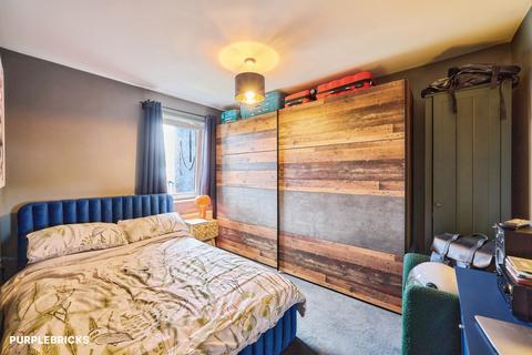 undefined, Grantham Road, London, E12