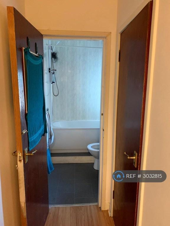 Apartment in Glasgow - More
