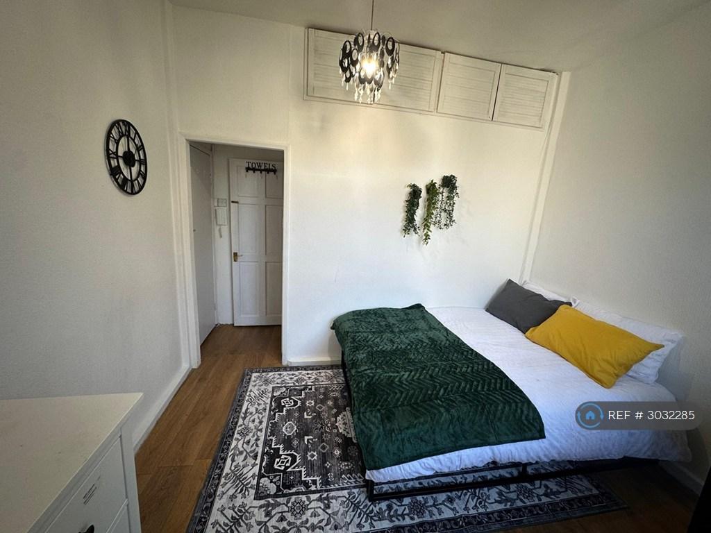 House in London - View 5