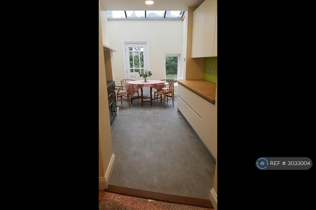 House in London - View 3