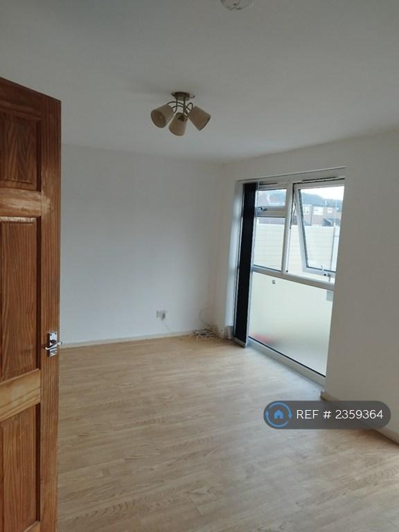 House in Leeds, West Yorkshire - View 5