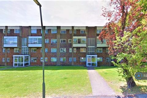 2 bed flat/apartment for rent in Fircroft Court, Woking, GU22