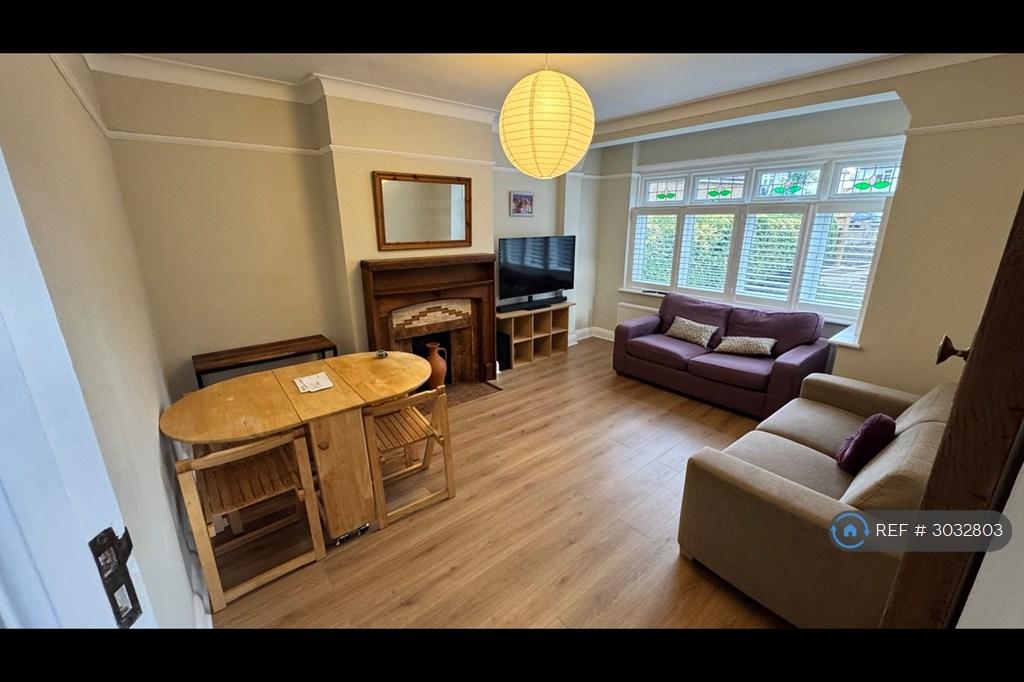 Apartment in Morden - View 5