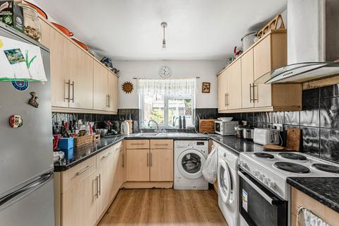 3 bedroom terraced house for sale, Millais Road, London E11