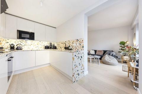 4 bedroom flat for sale, Maynards Quay, London E1W
