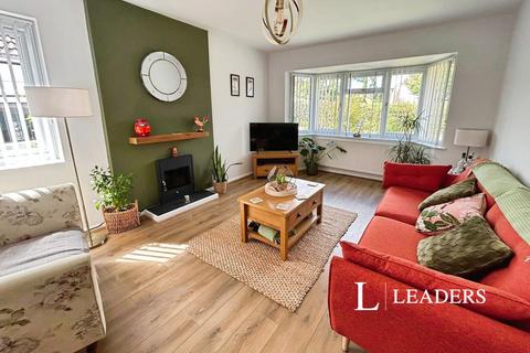 2 bedroom bungalow for sale, Worcester Road, Droitwich, Worcestershire