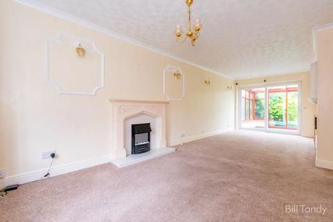 4 bedroom semi-detached house for sale, Highfield Road, Burntwood, WS7