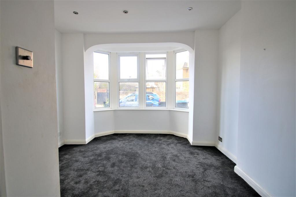 Apartment in Croydon - View 3