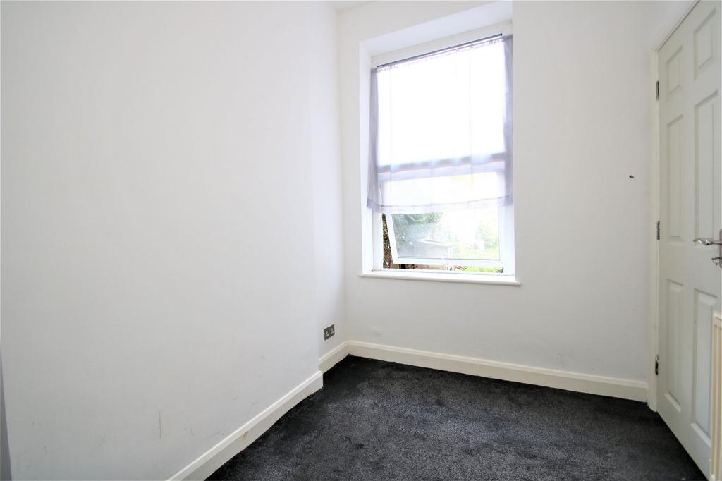 Apartment in Croydon - View 4