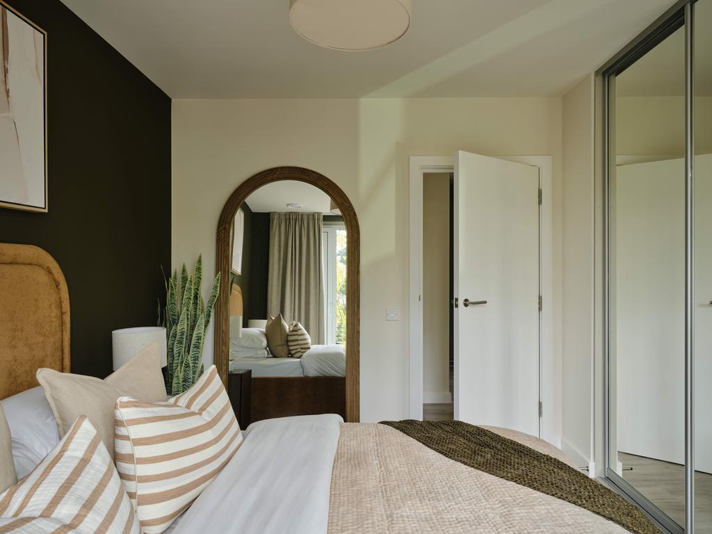Apartment in London, Loxford, Seven Kings - View 5