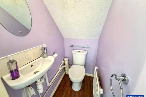 2 bedroom semi-detached house to rent, Luton LU2