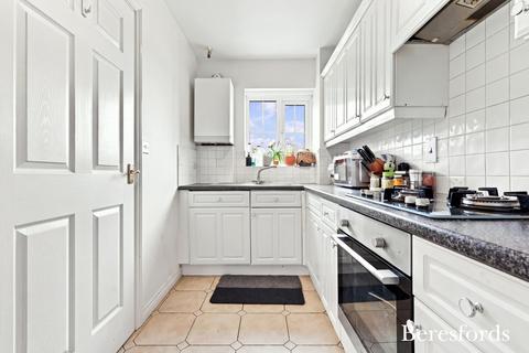 1 bedroom apartment for sale, Wellington House, Gidea Park, RM2