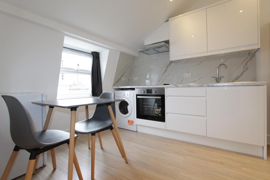 Apartment in London - View 2