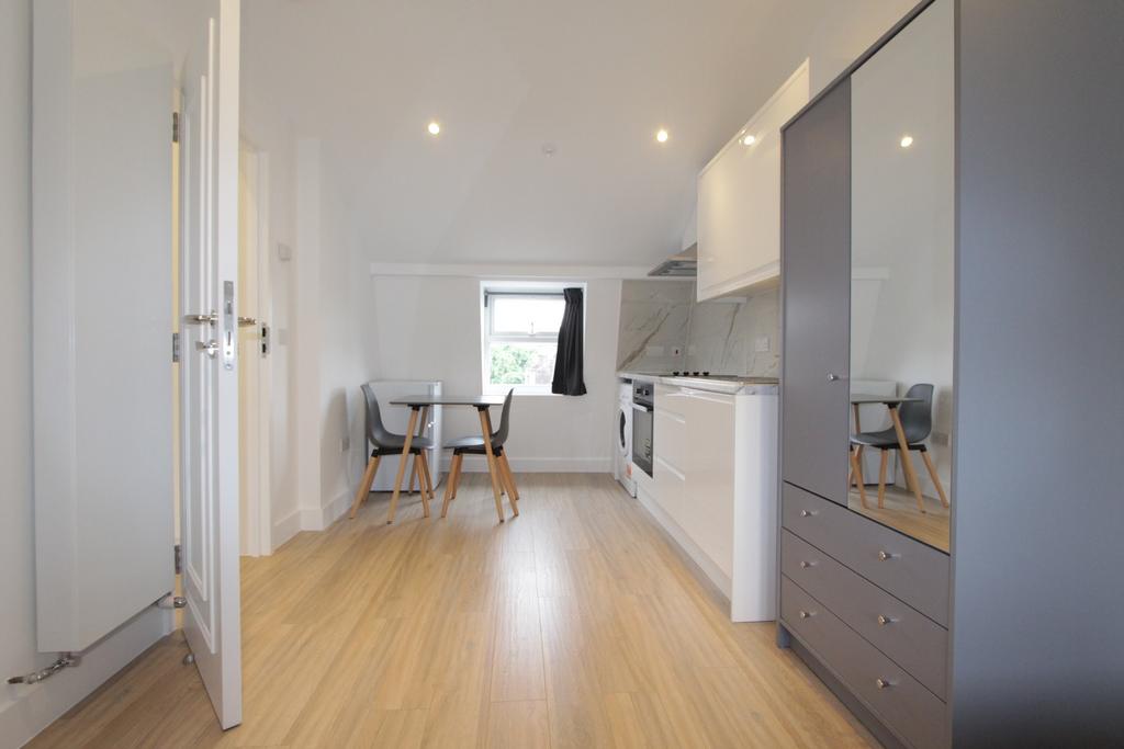 Apartment in London - View 4