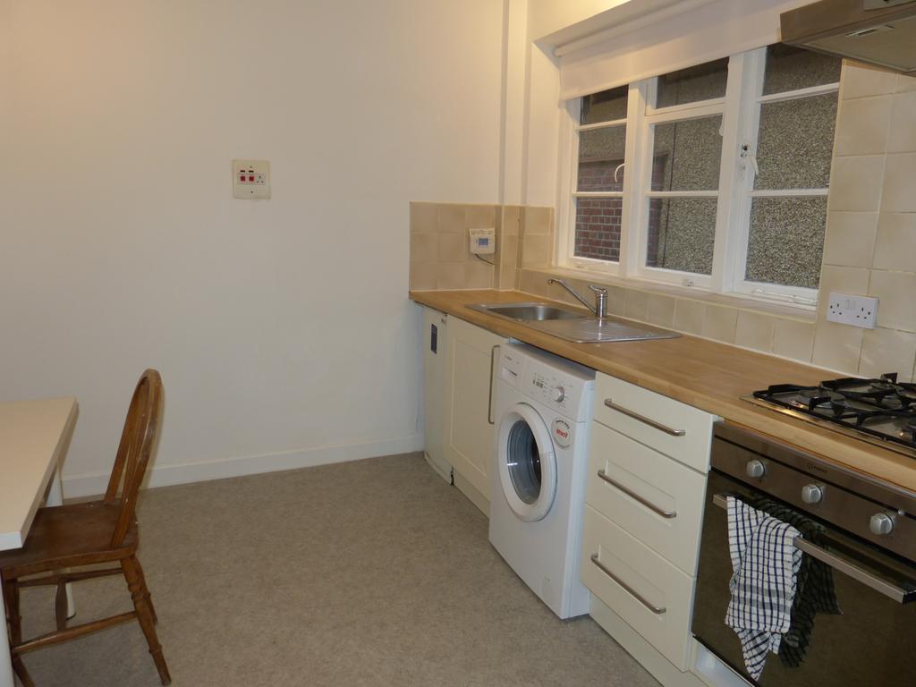 Apartment in LONDON - View 3