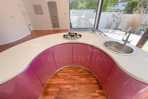 4 bedroom detached house for sale, 4 bedroom Detached Bungalow in Elmgate Gardens