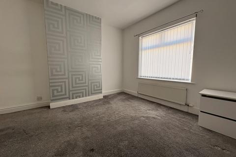 2 bedroom house to rent, Henrietta Street, Leigh, WN7