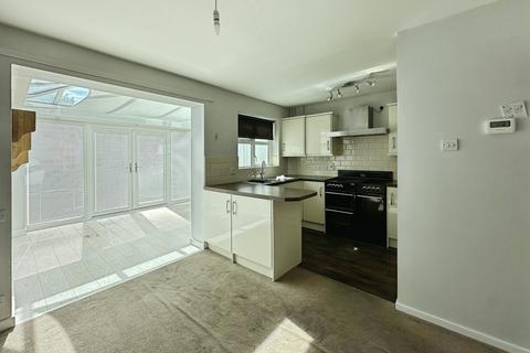 3 bedroom end of terrace house to rent, Byron Way, Exmouth EX8
