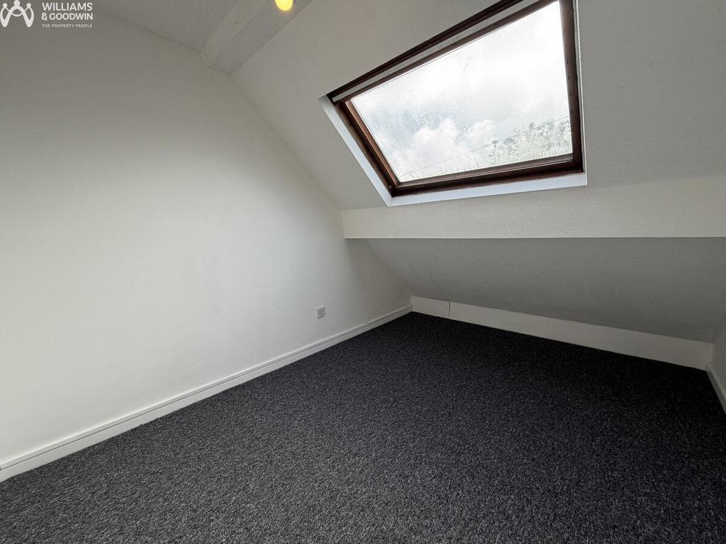 House in Bangor, Gwynedd - More