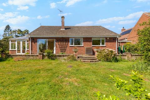 2 bedroom detached bungalow to rent, Gressenhall