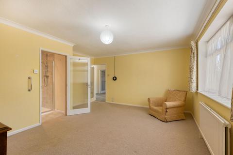 2 bedroom detached bungalow to rent, Gressenhall