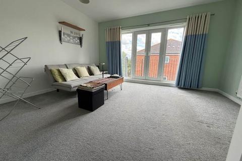2 bedroom flat to rent, Blackthorn Road, Ilford IG1