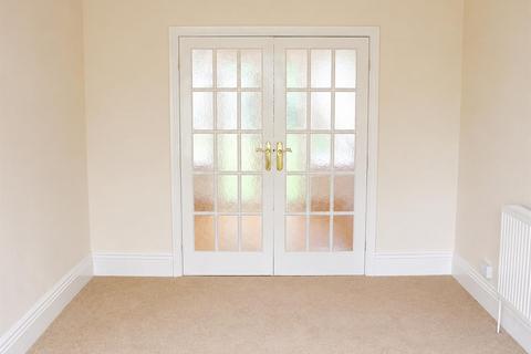 3 bedroom house to rent, Leafield Close, Leeds, LS17