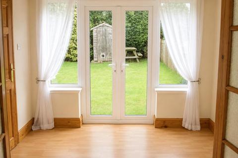 3 bedroom house to rent, Leafield Close, Leeds, LS17